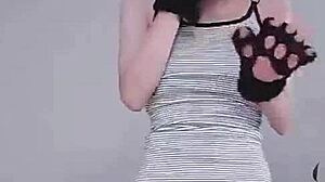 Koreana novinha fingers pussy solo so hot damn!!