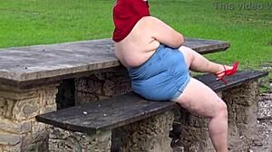 big fat mature bbw granny flashes huge juicy ass pussy squirting peeing close up public park