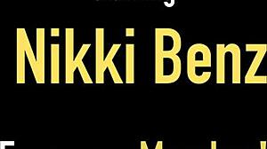 Nikki Benz and Samantha Saint tease wet pussies in lesbian threesome?