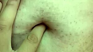 Amateur Latina milf gets intimate navel massage exploration