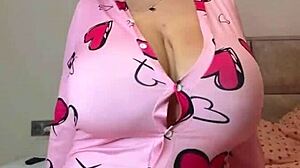 horny ebony slut deepthroats bbc then gets creamy ass pounded hard