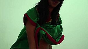 hey sexy brunette wanna flash that ass for my massage fantasy?