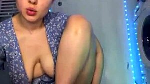 WATCH THIS TEEN STRETCHED BY DOUBLE DILDOS CLOSE UP INSANE!