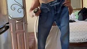 hey come watch me get ready naked like its no big deal