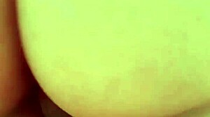 o melhor rabo q vc vai ver hj nao percebeu q tava sendo filmada e sntava no pau p