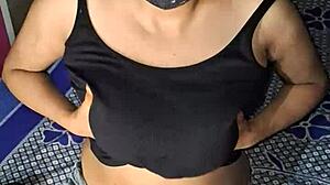 ohhh sooo hawt big boobs bhabhi milf wifey bouncin juicy tits moanin sexy!!