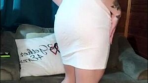 Brasileira Sensual Safada Provoca Web Enquanto Fuma - Completo No Red!