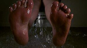 FOOT PLAY QUEEN Coats Toes in Messy Cum Fetish Dirtiness!