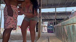 Damn, stranded thicc pawg sucks and fucks stranger's bbc for directions...full vid!