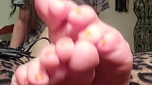 foot goddess mymistressk hypnotizes subs with sexy barefoot tease