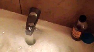 wanna join her steamy bath and stroke that amateur cock?