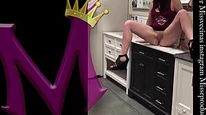 Wanna watch plump white latina's fat ass bounce outdoors?