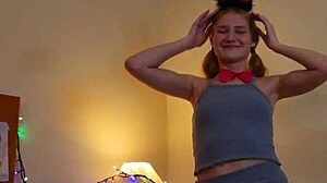 omg this petite cutie worships my huge throbbing dick so good