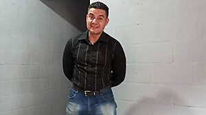 ei yuri gaúcho contratou o segurança dotadão que gozou voyeur style