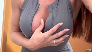 hey fan, watch my solo 32 on this videocall... come play