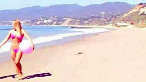 Teen beach babes licking pussies under the sun who wouldn't join?