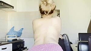 i can't stop staring at this hot blonde's massive jiggling ass in the kitchen