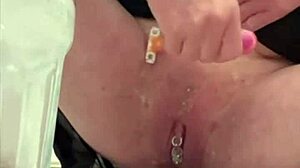 wanna see me comb through my thick pussy bush then shave it bald?