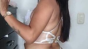 Colombian BBW Wife Flashes Big Ass Pussy to Seduce Hard Fuck