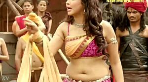 bubbly chubby indian girl's deep navel tempts her friend up close