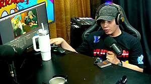 Novinha flashes wet pussy on podcast, barraco explodes with outdoor fuck