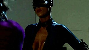 katwoman jennifer dark ready to suck and fuck in prison cage 3way?