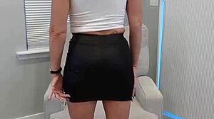 wanna see her try on heels?