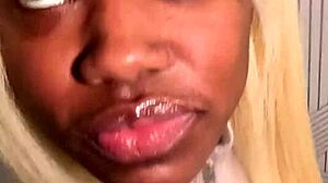 pretty ebony paraplegic pussy cracked wide open