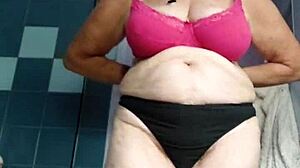 Oma shoves cucumber deep in old hairy beaver slut granny fucks hard