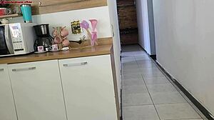 Meu marido no banho e eu arriscando foda anal com amigo dele, ele pediu pra nao parar!