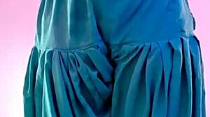 i'm showing my sexy tight body to boyfriend on video call get leaked