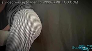 bold barefoot milf housewife toes tease big ass feet fetish close-up!