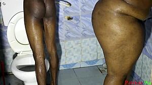 i get so close to my bbw desi aunty in the bathroom during bath time