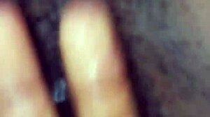 en-chan demonstrates clit-tingling three fingers technique up close part 1