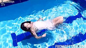 yessica bunny squeezes wet shaved pussy underwater