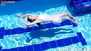 yessica bunny squeezes wet shaved pussy underwater