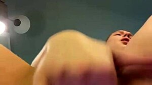 i squirt buckets on cam can't stop shaking