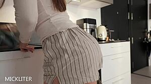 BIG-BUTT HOTTIE DRIES BALLS COMPLETELY!