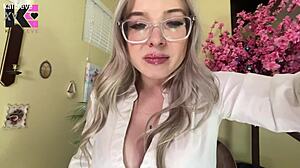 Giantess Finds Tiny Screaming Men And Crushes Them Under Heels