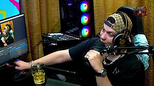 hey mari ávila got totally naked on podcast what would you do in ruan's spot