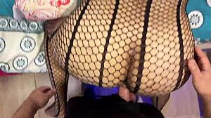 omg i catch my stepmom watching porn on bed so i make her deepthroat my cock to cool her down 😈🍆💦