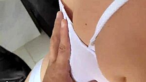 Novinha Gulosa Chupa Gostoso e Da Bucetinha no POV