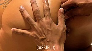 meu marido trouxe o negão pro barco 😍 chupei o pauzão e ele ARROMBOU meu cu até peidar no pau dele completo!!