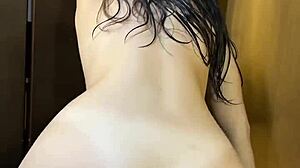 shower-fresh college girl grinds lap dance on huge cock