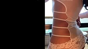 gostosa casada shows off fat ass in lingerie for voyeur hubby