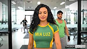 treino com a latina gostosa... final feliz com gozada dentro dela