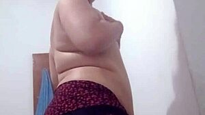 pov limpinha plays her wet pussy to music rhythm