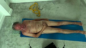 Mature Yoga Wank Striptease Solo