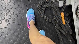 just another sweaty gym day flexing my wet pussy legs