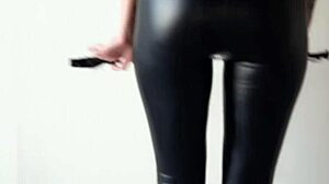 imagine this ass worship dominatrix in tight leggings smothering your face with her juicy sexy ass 😍 do you wanna grope it or get facesat hard? 👅🍑